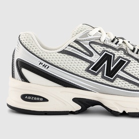 740 V2 Trainers