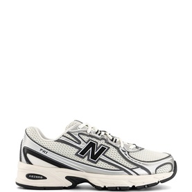 740 V2 Trainers