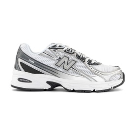 740 V2 Trainers
