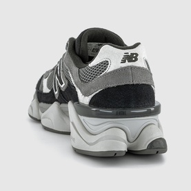 9060 Trainers