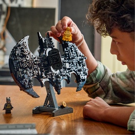 DC Batman&trade;: Batman Logo, Super Hero Building Toy
