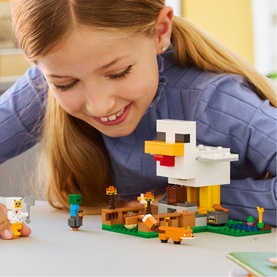 Minecraft&reg; Chicken Farm Building Toy