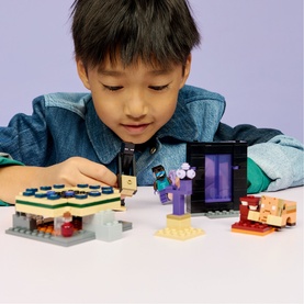Minecraft&reg; Nether & End Portal Journey Gamer Toy
