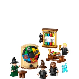 LEGO&reg; Harry Potter&trade; Hogwarts&trade; Castle: Sorting Hat&trade; Ceremony