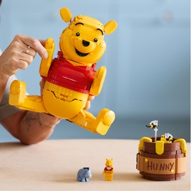 Disney Winnie the Pooh Decoration Building Set for Adults