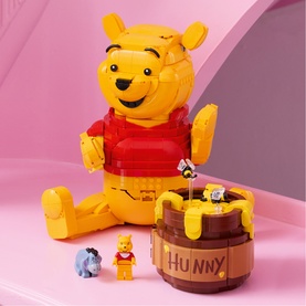 Disney Winnie the Pooh Decoration Building Set for Adults