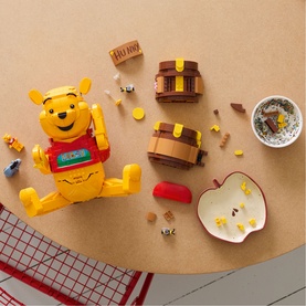 Disney Winnie the Pooh Decoration Building Set for Adults