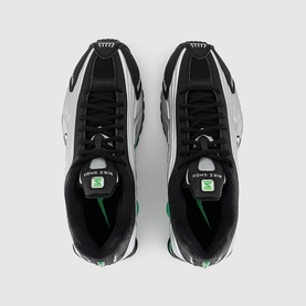 Shox R4 Trainers