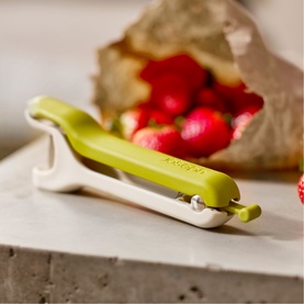 Tweezy&trade; 2-in-1 Pitter & Huller