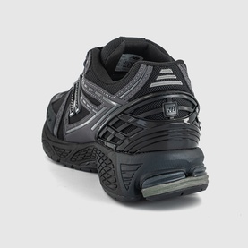 1906 Trainers