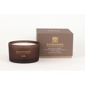 Seancha&iacute; Ember Luxury Candle