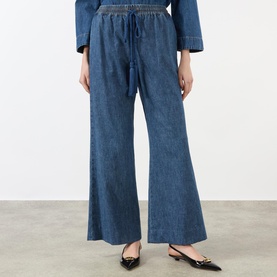 V Logo Wide Leg Jeans
