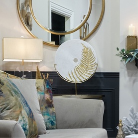 Gold Leaf Circle D&eacute;cor