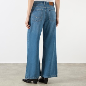 Barrel Straight Leg Jeans