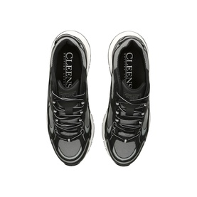 Pulse Runner Trainers