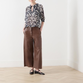 Alvia Peter-Pan Collar Blouse