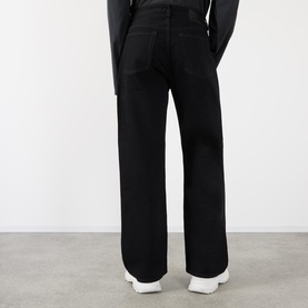 2021M Mid-Rise Wide Leg Jeans