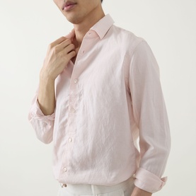 Model wearing Boggi Milano Solid Classic Shirt in light pink linen blend, point collar, long sleeves, buttoned cuffs, front button fastening