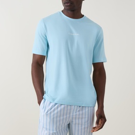 Essential Logo T-Shirt