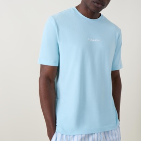 Essential Logo T-Shirt