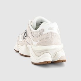 9060 Trainers