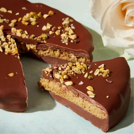 Milk Chocolate Pistachio and Kataifi Cake 200g