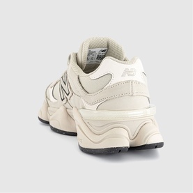 9060 Trainers
