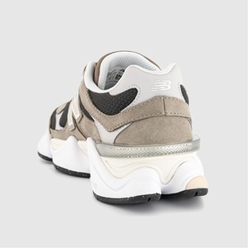 9060 Trainers