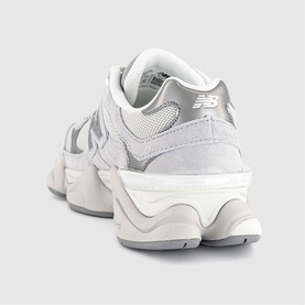9060 Trainers