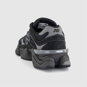 9060 Trainers
