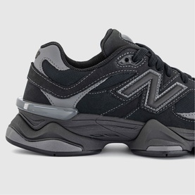 9060 Trainers