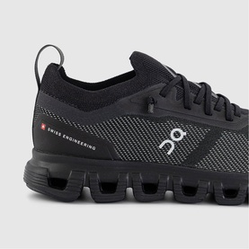 Cloud 6 Versa Trainers