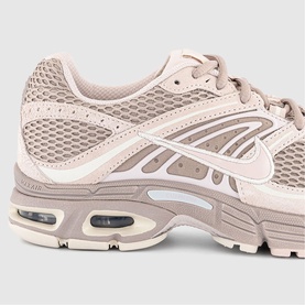 Nike Air Max Moto 2K Trainers