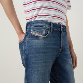 2023 D-Finitive Tapered Jeans