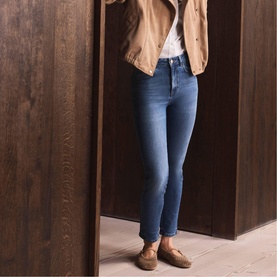 The 90s Slim Leg Jeans