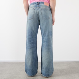2021M Mid-Rise Wide Leg Jeans