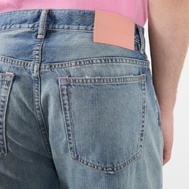 2021M Mid-Rise Wide Leg Jeans