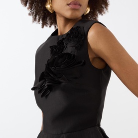 Floral Appliqu&eacute; Peplum Top