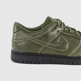 Dunk Low Retro SE Trainers