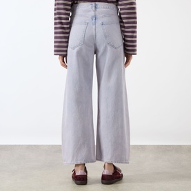 Low Curve Cropped Jeans