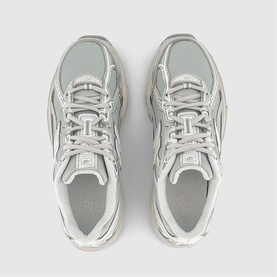 740 V2 Trainers