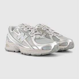 740 V2 Trainers
