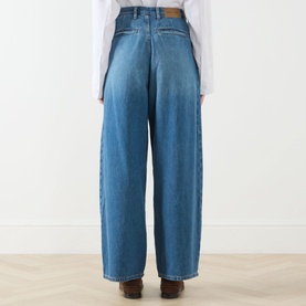 Saharper Pleated Wide-Leg Jeans