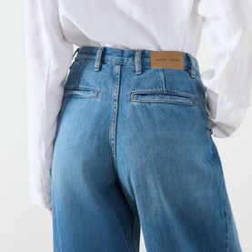 Saharper Pleated Wide-Leg Jeans