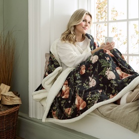 Woodland Wildlife Heated Throw Green