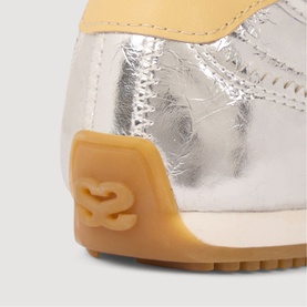 Light Wave Leather Low-Top Trainers