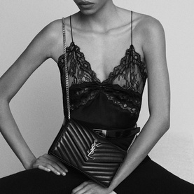 Cassandre Matelass&eacute; Envelope Chain Wallet Bag