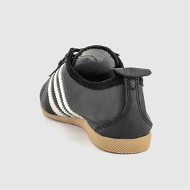 Japan Trainers