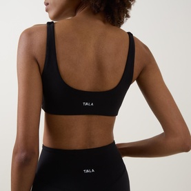 DayFlex Twist Front Sports Bra