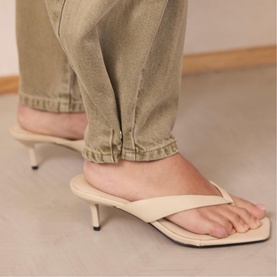 Popper High-Rise Balloon Jeans